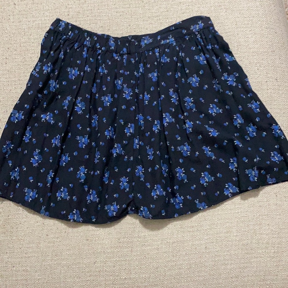 American Eagle Floral Ditsy Print Tiered Mini Skirt Navy Blue White Med M